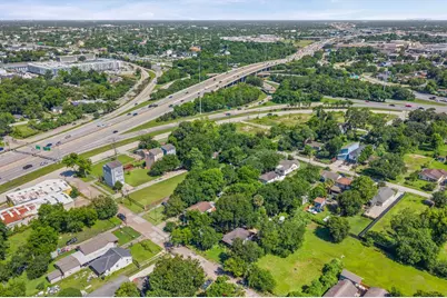 320 Eichwurzel Lane, Houston, TX 77009 - Photo 22