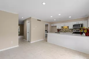 7939 Kendalia Dr, Houston, TX 77036 - Photo 14