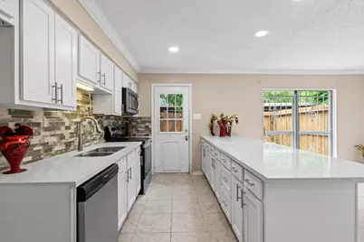 7939 Kendalia Drive, Houston, TX 77036 - Photo 16