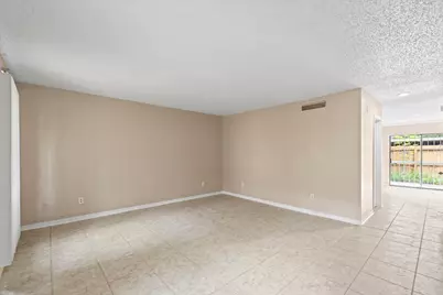 7939 Kendalia Drive, Houston, TX 77036 - Photo 6