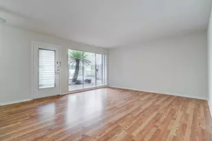 3703 Roseland St, Houston, TX 77006 - Photo 2