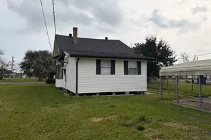 1821 6th St, Port Arthur, TX 77640 - Photo 12