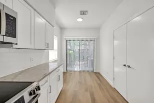 11703 Lakeside Pl Dr, Houston, TX 77077 - Photo 12