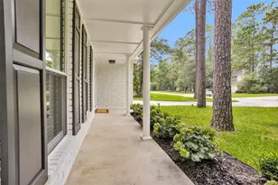 147 E Pathfinders Cir, The Woodlands, TX 77381 - Photo 6