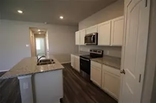 323 Pecos Dr, Huntsville, TX 77340 - Photo 6
