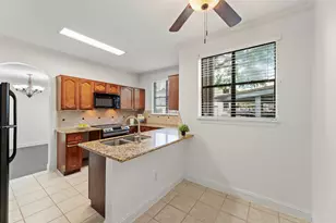 1881 Bering Dr, Houston, TX 77057 - Photo 2