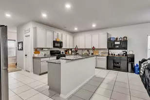 8719 Willet St, Baytown, TX 77521 - Photo 22