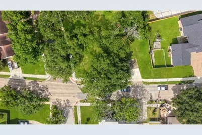 4827 Braesvalley Drive, Houston, TX 77096 - Photo 10
