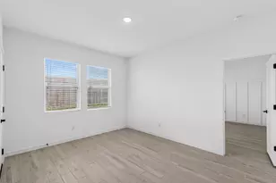 410 Monarch Trl, Huntsville, TX 77340 - Photo 6