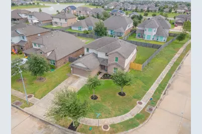 9919 Shimmering Lakes Drive, Rosharon, TX 77583 - Photo 2