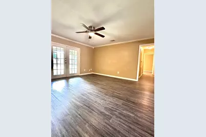 5830 Effingham Drive, Houston, TX 77035 - Photo 4