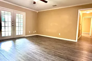 5830 Effingham Dr, Houston, TX 77035 - Photo 4