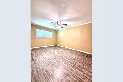 5830 Effingham Drive, Houston, TX 77035 - Photo 10