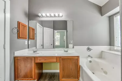 994 Jefferson Street, Alvin, TX 77511 - Photo 16