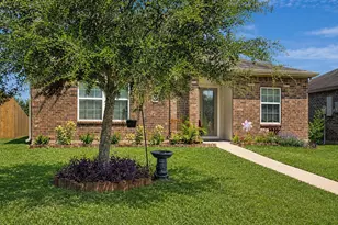 2622 Watersail Dr, Texas City, TX 77568 - Photo 2