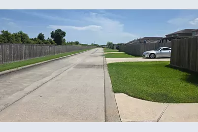 2622 Watersail Drive, Texas City, TX 77568 - Photo 8