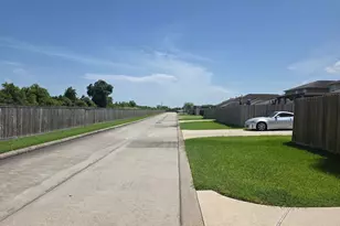 2622 Watersail Dr, Texas City, TX 77568 - Photo 8