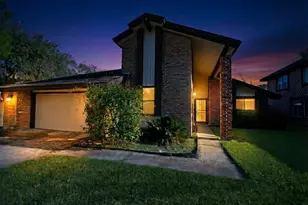 7803 Candlegreen Ln, Houston, TX 77071 - Photo 2