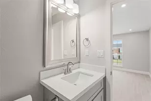 2121 Fountain View Dr, Houston, TX 77057 - Photo 16