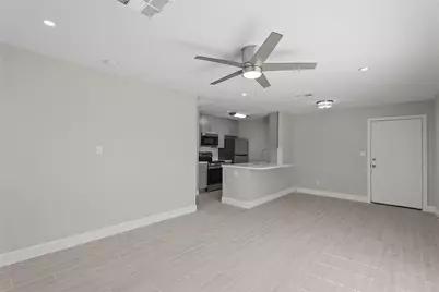 2121 Fountain View Drive #4, Houston, TX 77057 - Photo 4