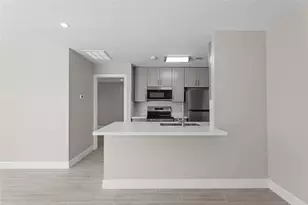 2121 Fountain View Dr, Houston, TX 77057 - Photo 6