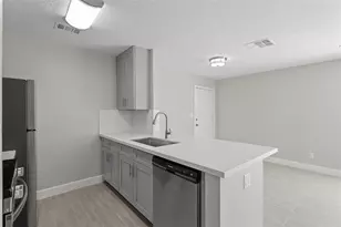 2121 Fountain View Dr, Houston, TX 77057 - Photo 8