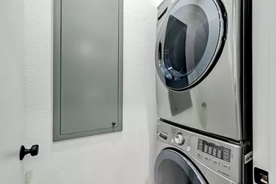 2100 Tanglewilde #697, Houston, TX 77063 - Photo 20