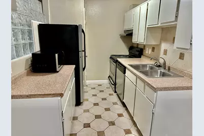 2750 Holly Hall Street #703, Houston, TX 77054 - Photo 8
