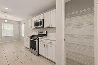 8202 Kingsbridge Meadow Drive, Houston, TX 77083 - Photo 14