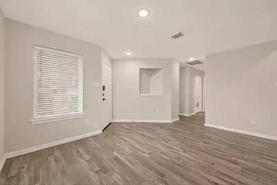 8202 Kingsbridge Meadow Drive, Houston, TX 77083 - Photo 4