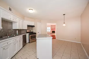 7918 Chancel Dr, Houston, TX 77071 - Photo 8