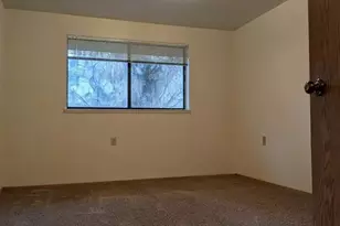 621 N River Rd, Other, OR 97501 - Photo 6