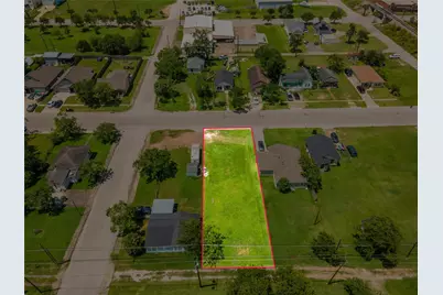 727 W Broad Street, Freeport, TX 77541 - Photo 2