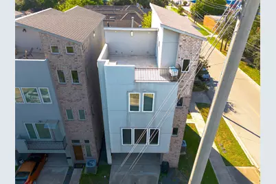 2103 Crockett Street, Houston, TX 77007 - Photo 2