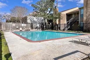 700 Thicket Ln, Houston, TX 77079 - Photo 24