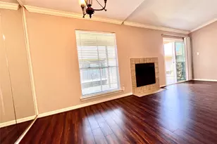 700 Thicket Ln, Houston, TX 77079 - Photo 4