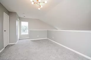 10855 Meadowglen Ln, Houston, TX 77042 - Photo 12