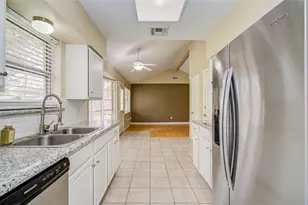 951 Beachcomber Ln, Houston, TX 77062 - Photo 16