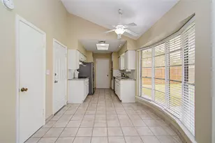 951 Beachcomber Ln, Houston, TX 77062 - Photo 12