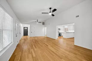 220 Hartford Dr, Conroe, TX 77303 - Photo 4