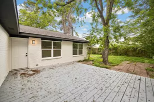 220 Hartford Dr, Conroe, TX 77303 - Photo 14