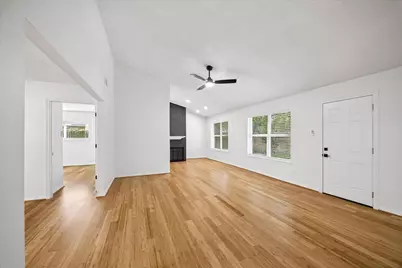 220 Hartford Drive, Conroe, TX 77303 - Photo 2
