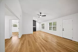 220 Hartford Dr, Conroe, TX 77303 - Photo 2