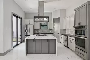 2319 Tuam St, Houston, TX 77004 - Photo 8