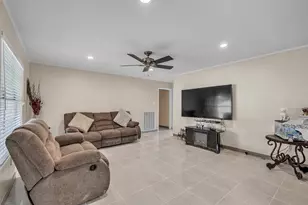 308 Tiegs St, League City, TX 77573 - Photo 2