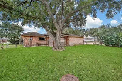 501 Desert Aire Drive, Friendswood, TX 77546 - Photo 6