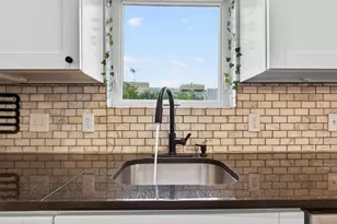 2716 Bagby St, Houston, TX 77006 - Photo 8