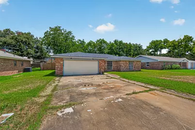 2013 Long Dr, Richmond, TX 77469 - Photo 2