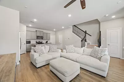 8050 Scanlan Trace, Missouri City, TX 77459 - Photo 4