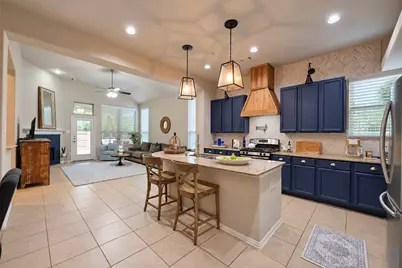 8219 Horsetail Court, Conroe, TX 77385 - Photo 2